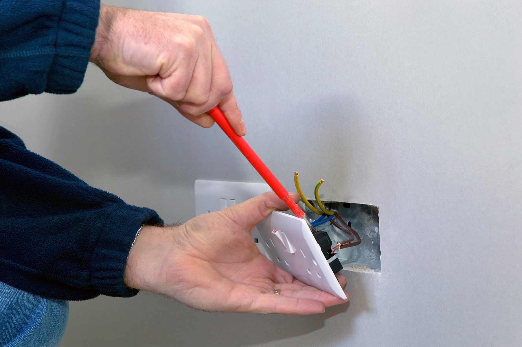 Our electricians can install plug sockets for domestic and commercial proeprties in Truro and the local area. 